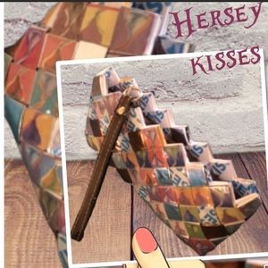HERSEY’s  WRISTLET